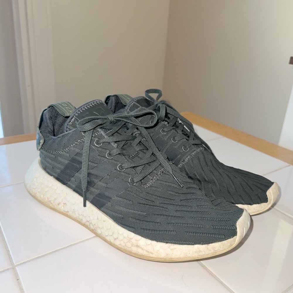 Adidas NMD R2 Boost Utility Green Women’s Size 9.5 Sneakers BA7261 - Picture 1 of 8